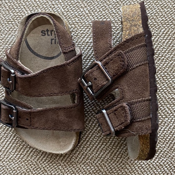 Stride Rite Suede Leo Sandals with Velcro Straps for Baby. Dark Brown. Size 4. - Picture 16 of 16